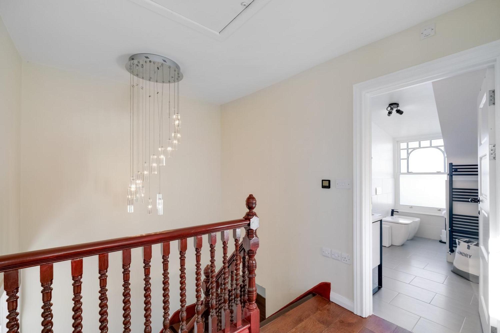 Stunning Edwardian 6-bedroom Family In Muswell Hill *